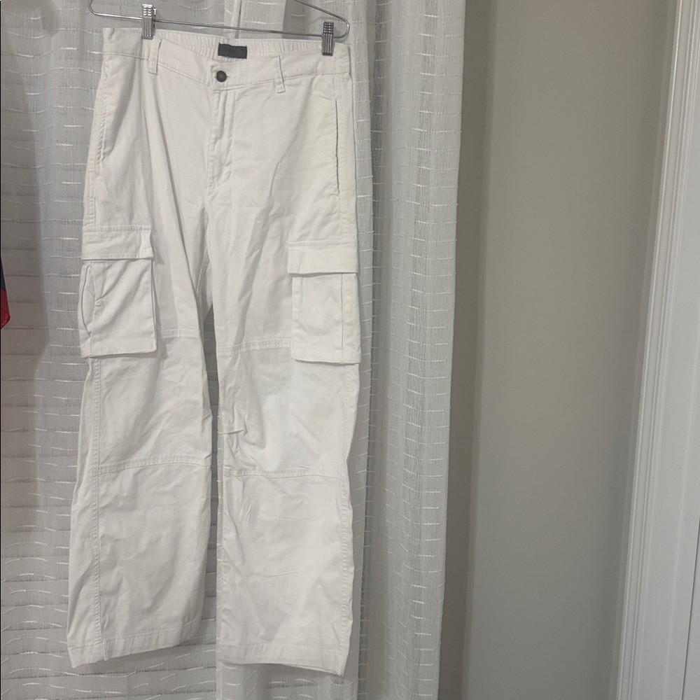 Women’s White Cargo Pants NWOT